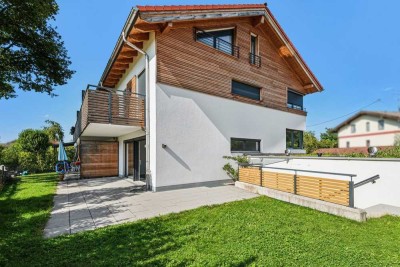 Modernes Reihenendhaus mit traumhaftem Naturblick – stilvoll wohnen in ruhiger Lage von Valley