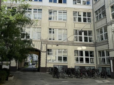 Exklusives 170qm Loft mit 2 großzügigen Balkonen in Berlin-Mitte