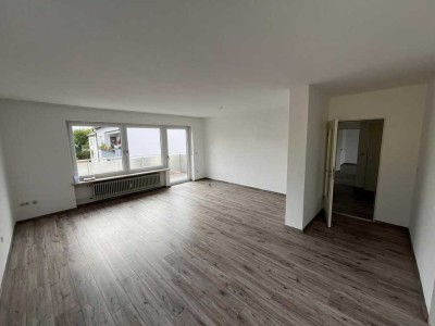 Ehepaar ab ca. 40 J. bevorzugt! 4-Zi.-Whg. mit Balkon in ruhiger Lage in Tegernheim