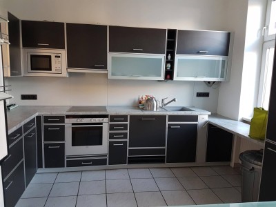 Geräumige 4-Zimmer Altbauwohnung mit Aufzug, WG-geeignet