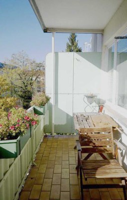 2-Zimmer-Altbauwohnung mit Süd-Balkon - BESTES SCHWABING!