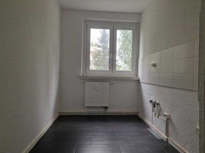 Ideal für Familien: mit Balkon und separater Küche !