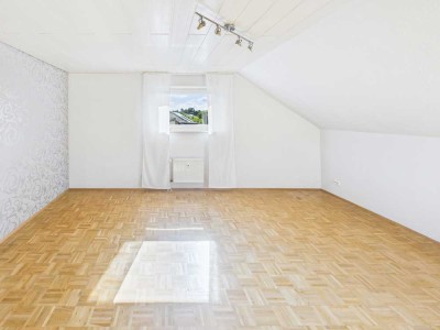 *** Gepflegte 2-Zimmer Wohnung im Dachgeschoss zu vermieten ***