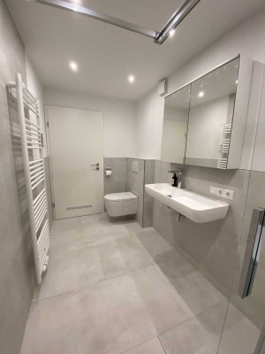 Exklusive 2-Zimmer-Hochparterre-Wohnung mit luxuriöser Innenausstattung und EBK in Kempten (Allgäu)