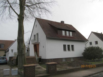 Freundliche und helle 2 Zi. Whg. + 1 sep. Zimmer mit WC