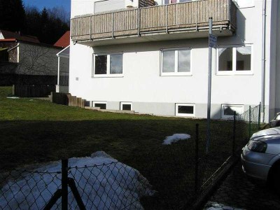 Ruhige 5-Zimmer-Wohnung mit Balkon und eigener Haustüre in Seubersdorf