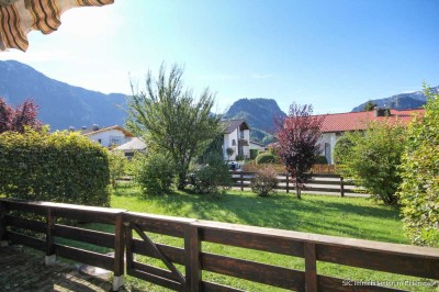 Gemütliche 3-Zimmer-Wohnung mit Südterrasse, zwei Bädern und Hobbyraum in ruhiger Lage in Inzell