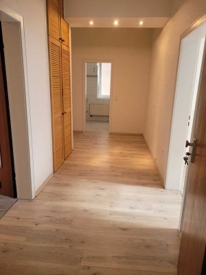 586 € - 73.14 m² - 3.0 Zi. Wohnung im ruhigen Mehrfamilienhaus