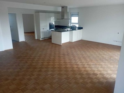 Stilvolle 3-Raum-Wohnung mit Balkon und EBK in Tauberbischofsheim