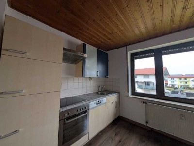 Freundliche und gepflegte 3-Raum-Wohnung mit Balkon in Waging