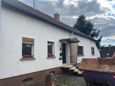 Renovierungsbedürftiges 1-2 Familienhaus in Namborn-OT zu verkaufen