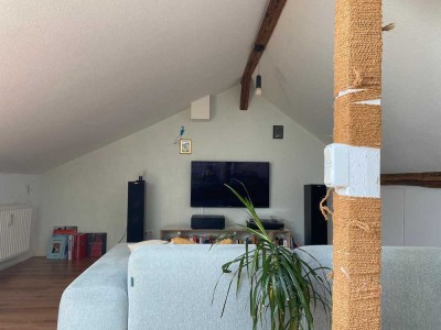 Geschmackvolle 4-Raum-Maisonette-Wohnung mit Terasse und Einbauküche in Viersen