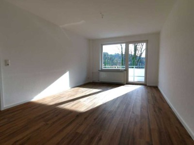 FRISCH SANIERT -AB SOFORT :  4Zimmer Wohnung -direkte Nähe zur Oberstadt!