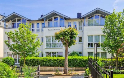 Exklusive Dachgeschosswohnung - 2-Zimmer-Appartment mit 2 Balkonen, Fahrstuhl, Kamin + Sauna im Haus