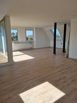 großzügige 4-Zimmerwohnung Dachgeschoss