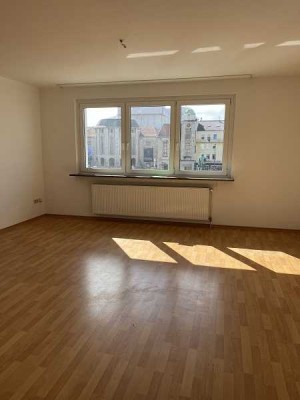 großzügige 2 Zimmer Wohnung mit Einbauküche