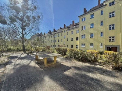 Charmante Wohnung im 2. OG , lichtdurchflutet, 2,5-Zimmer-Wohnung, Loggia, Berlin-Tempelhof