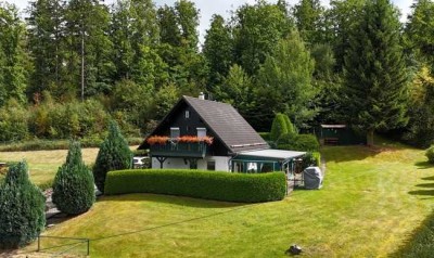 Idyllisches und ruhig gelegenes Landhaus am Waldrand mit einzigartigem Panoramablick