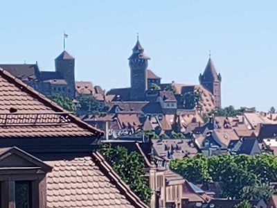 Stilvolle 3-Zi.-Wohnung mit Panoramablick auf Burg & Stadt – Nürnberg-Rosenau