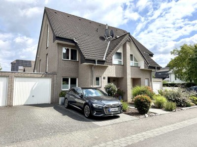 Exklusive modernisierte Doppelhaushälfte mit Garten & Garage in bevorzugter Lage von Hennef