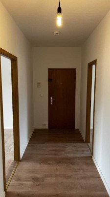 Sanierte 3-Zimmer-Wohnung in Hochparterre