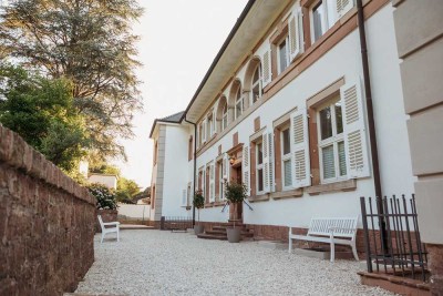Exklusive Villa am Neckar: 350m2 auf zwei Ebenen mit 200m2 Terrasse
