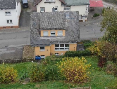 Gemütliches Einfamilienhaus mit großem Ackerland in ruhiger Lage von Bad Schwalbach-Ramschied