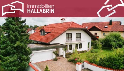 Lichtdurchflutetes Einfamilienhaus mit zwei Terrassen, 3 Balkonen, Doppelgarage und Geräteraum