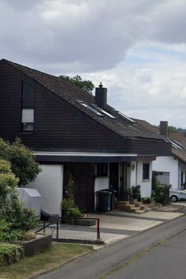 Erstbezug nach hochwertiger Sanierung – stilvolle 2,5-Zimmer-Dachgeschosswohnung in Toplage von Rans