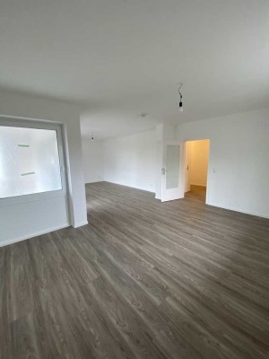 Wie neu! Modernisierte und energieeffiziente Wohnung! // 3.OG links