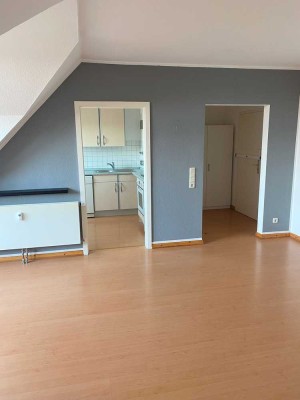 Stilvolle 2,5-Raum-Maisonette-Wohnung mit Einbauküche in Pulheim