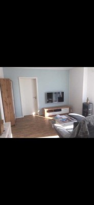 Neuwertige Wohnung mit zwei Zimmern sowie Balkon und EBK in Frankenthal