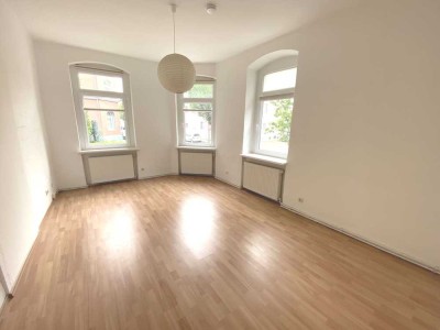 modernisierte 2 Zi.-Altb.-Whg. mit Einbauküche (westl. Ringgebiet) Nähe Helenenstr.