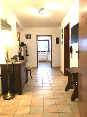 COOLE, SUPER GROßZÜGIGE 2-ZI-WHG MIT BALKON UND EBK IN ALTDORF b.Nbg.