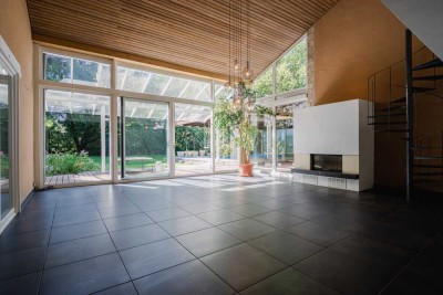 Außergewöhnliches Architektenhaus nähe Salzburg - Freistehendes Juwel mit großem Garten