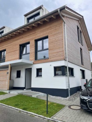 Erstbezug: 5-Zimmer-Doppelhaushälfte mit EBK, TG und Bergblick in Pfronten-Kreuzegg