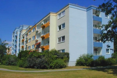 Einziehen und wohlfühlen - Geräumige 3-Zimmer-Wohnung // 1.OG rechts - WBS erforderlich