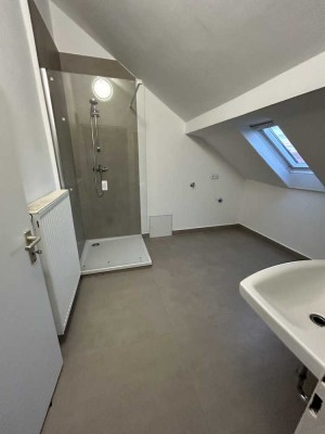 3er WG mit Wohnzimmer, Neugründung nach Sanierung