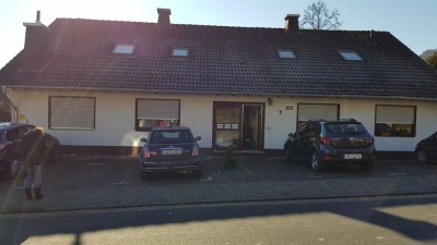 Freundliche und vollständig renovierte 3-Raum-Erdgeschosswohnung mit Balkon in Hausen (Wied)