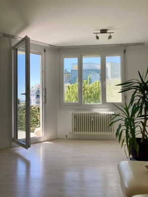 Attraktive, modernisierte 2-Zimmer-Wohnung mit Balkon und Einbauküche in Waiblingen