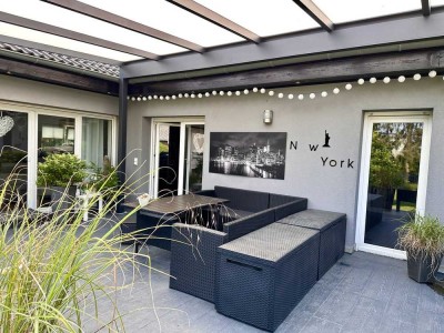 SPRUNG INS GLÜCK | Ihr familienfreundlicher Bungalow mit eigenem Pool und weitläufigem Grundstück