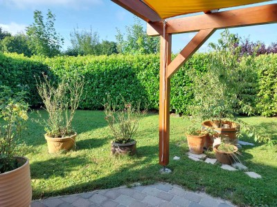 Moderne und möbilierte 5-Raum-Doppelhaushälfte in Wurmannsquick mit Küche