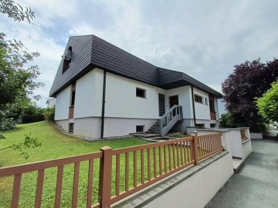 Familienidyllle in herrlicher und ruhiger Aussichtslage, 5 ZI - große Terrasse &amp; Photovoltaik/Solaranlage und Doppelgarage