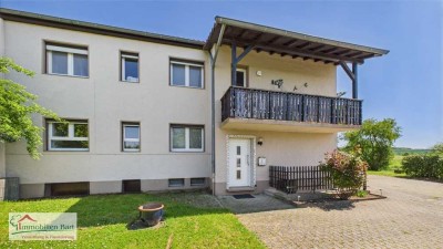 GRENZE L-REMICH: WOHNHAUS MIT 2 WOHNUNGEN + GARAGEN AUF 12 AR