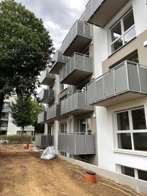Erstbezug: schönes 1 Zimmer in WG-Wohnung mit Balkon