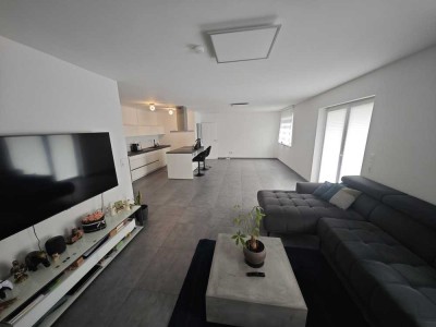 3-Zimmer-Wohnung mit Balkon, Stellplatz und Einbauküche