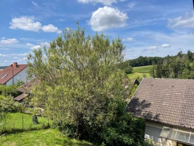 Großzügiges Wohnen in Waldrandlage mit tollem Blick!