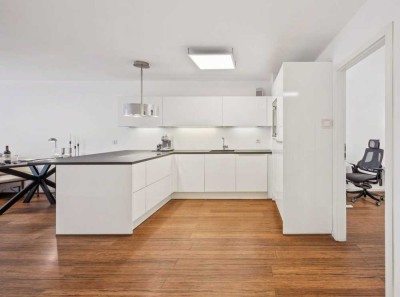 Zentrum, Theresienwiese, Unbefristet: 2 Zimmer Wohnung Klimaanlage EBK Aufzug Naturparkett Stellpl.