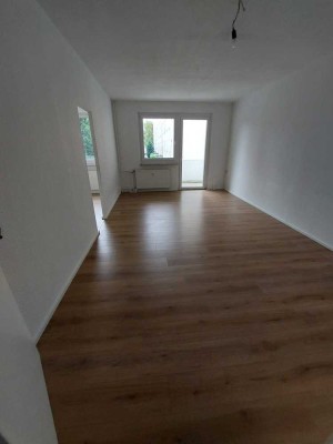 Helle renovierte 3-Zimmer Wohnung mit Balkon in Gera-Lusan