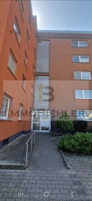 Möblierte 3-Zi.-Whg. mit Balkon & Stellplatz – Rhein-Nähe, ab August